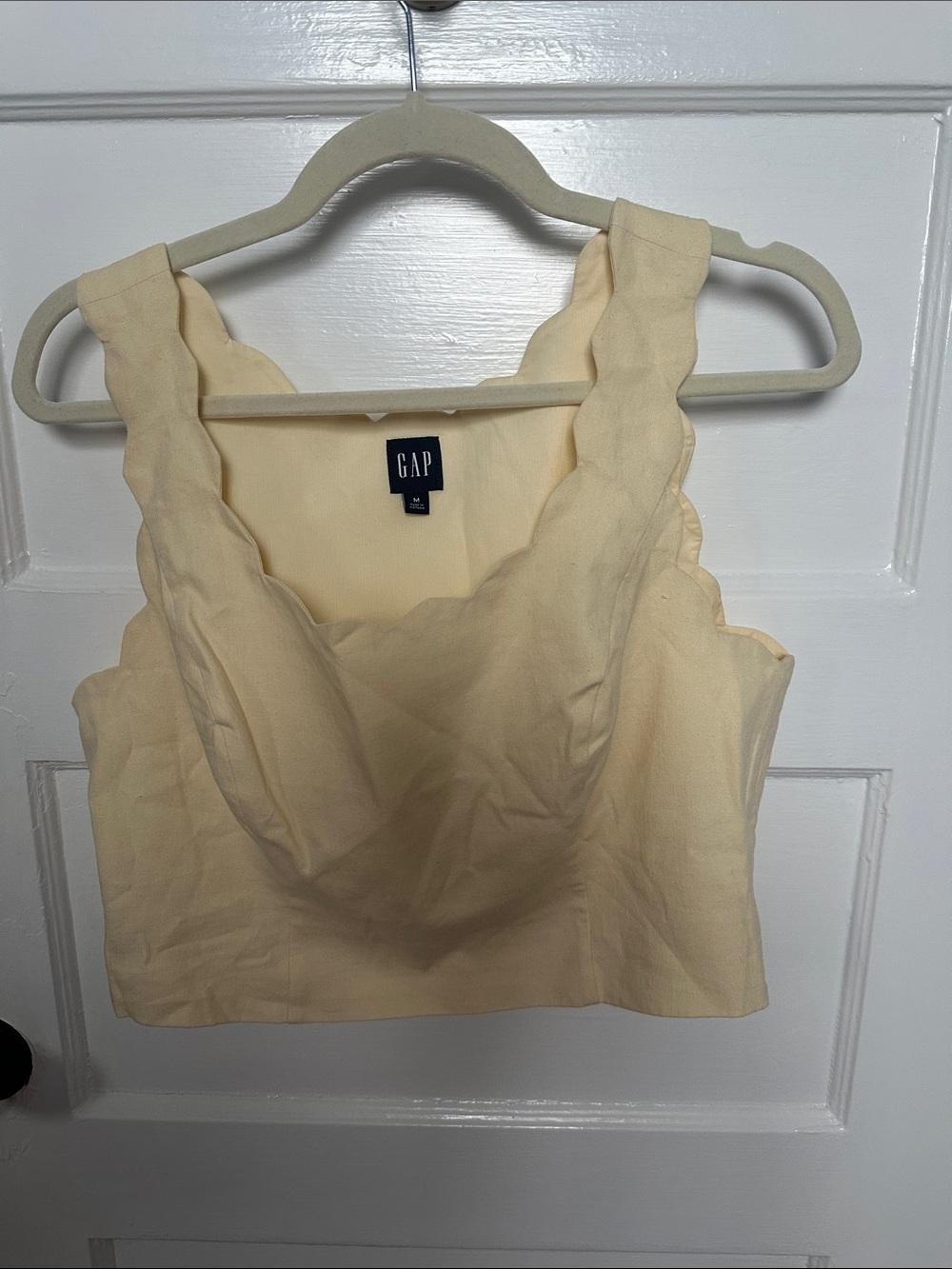 GAP pastel yellow Scalloped Strap Cropped Camisole